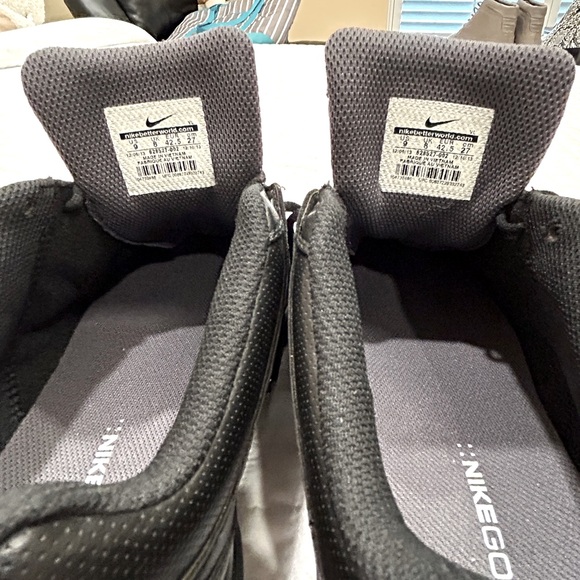 Nike Golf Shoes Black/White Size 9, pre-owned in excellent condition. - Picture 5 of 5